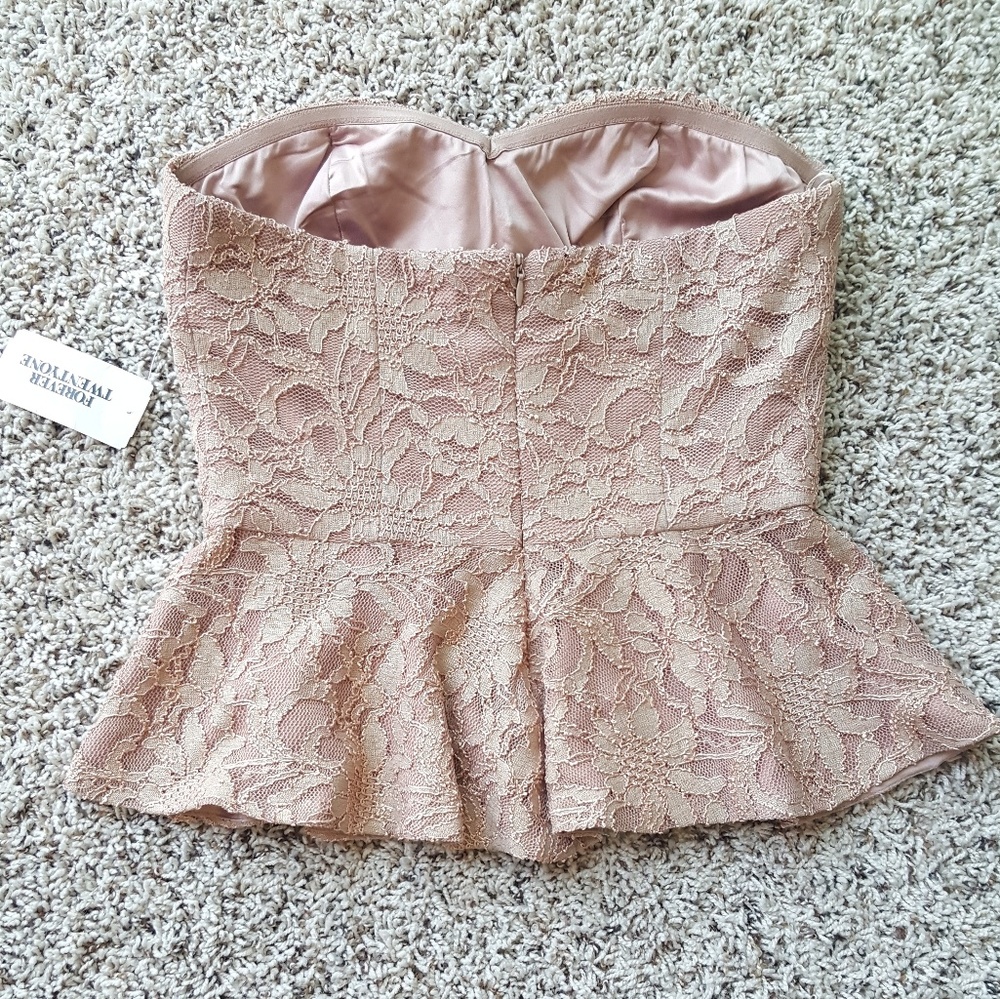 ๐ Peplum Lace Top ๐ - Picture 2 of 7
